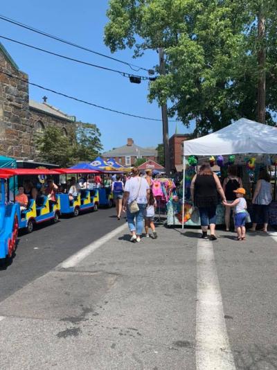 Visitors at a past Fall Market Day