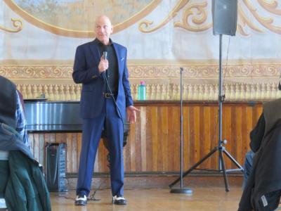 Murelle shared stories about the composers' lives between songs. 