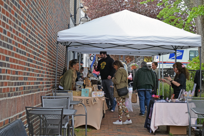 The market extended down side streets off Main Street.