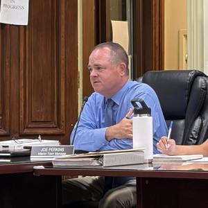 Joe Perkins giving his last town manager's report at the Sept. 14 Middleboro Select Board meeting. Photo by Christian Uva